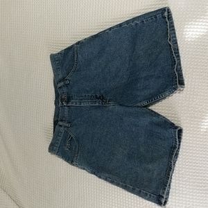 32 Wrangler relaxed denim shorts